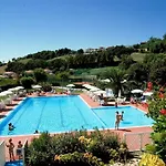 Bilocale Con Piscina E Incluse Taunus Vacanze Cod 354 * Sirolo