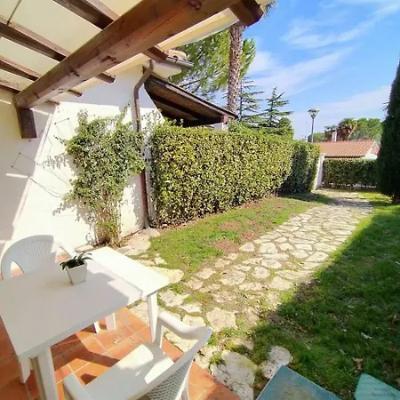 Bilocale Con Piscina E Incluse Taunus Vacanze Cod 354 Sirolo