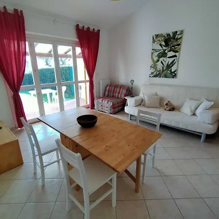 Apartamento Bilocale Con Piscina E Incluse Taunus Vacanze Cod 354 Sirolo